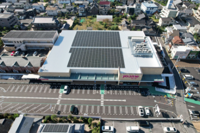 ゆめマート五日市に設置された太陽光発電パネル