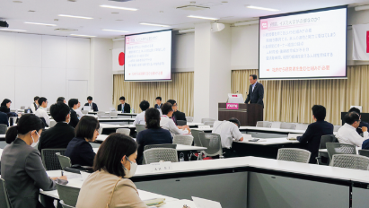 経営人材の育成「イズミ大学」、「卒業生カレッジ」