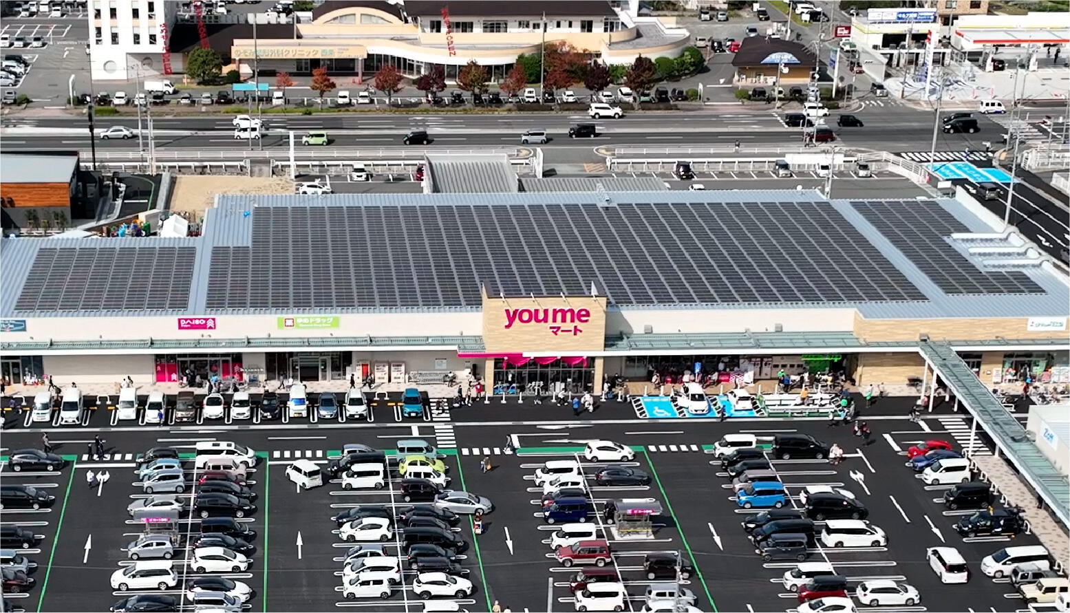 店舗運営に伴う電力を再生可能エネルギー100%に